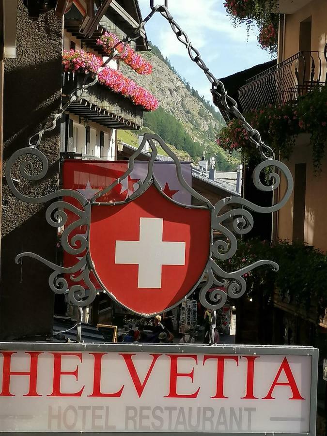 Petit Helvetia Budget Hotel Zermatt Exterior foto